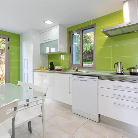 Holiday home Adosado Bellavista A By Homevillas360 *