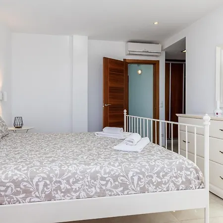 Holiday home Adosado Bellavista A By Homevillas360 *